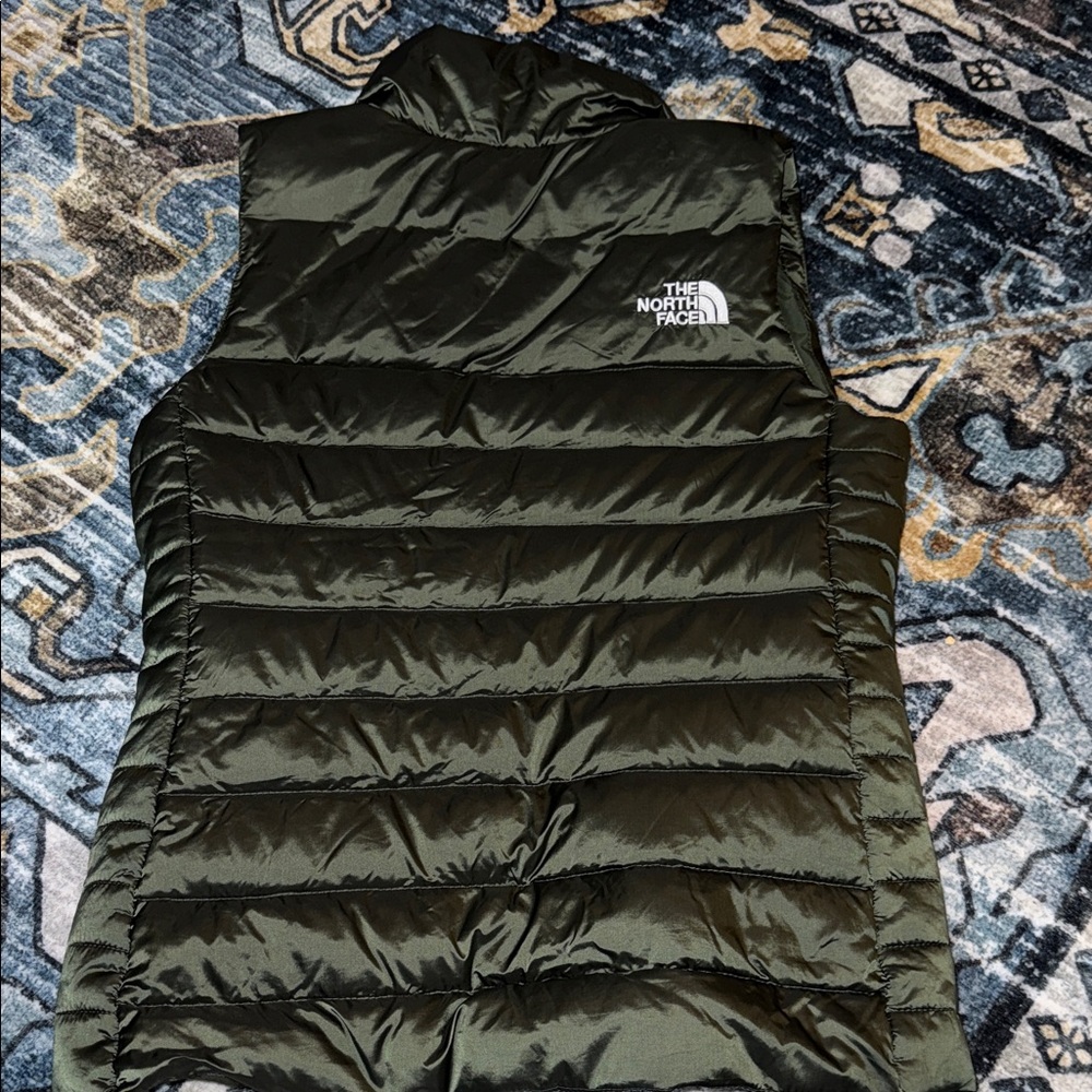 The North Face Women's Olive Puffer Vest - Picture 3 of 3